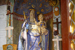 Notre-Dame des Trays : Vierge à l'enfant <br> Bois peint, polychromie sur assiette de plâtre du XVII<sup>e</sup> siècle